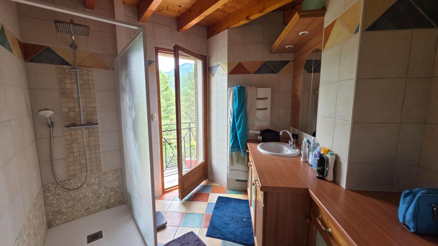 CURIENNE Grande maison familiale à  Curienne, 208 m2  sur parcelle de 1600m² 12