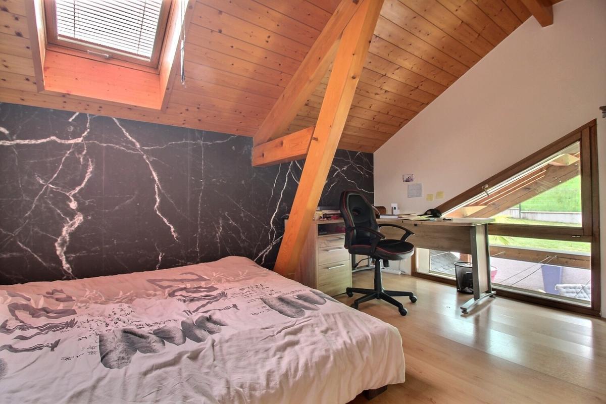 CURIENNE Grande maison familiale à  Curienne, 208 m2  sur parcelle de 1600m² 13