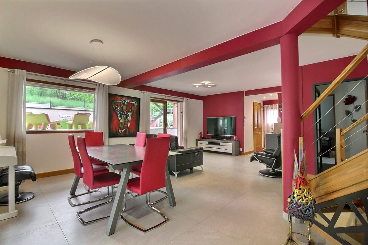 CURIENNE Grande maison familiale à  Curienne, 208 m2  sur parcelle de 1600m² 7