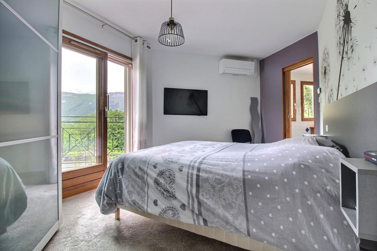 CURIENNE Grande maison familiale à  Curienne, 208 m2  sur parcelle de 1600m² 9