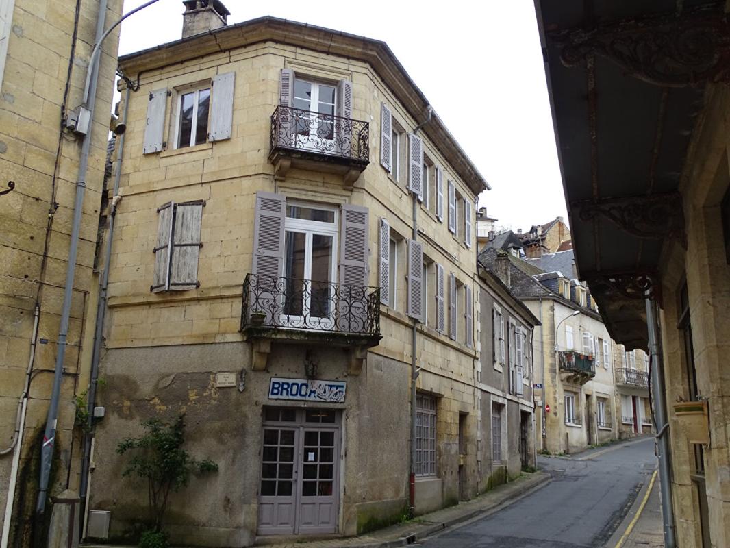 MONTIGNAC Immeuble Montignac Lascaux 13 pièce(s) 381m2 16