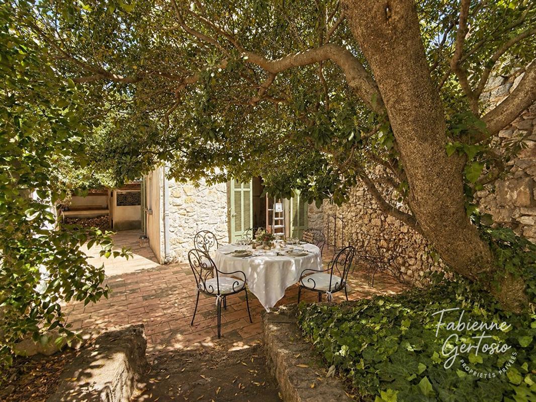 SOLLIES-VILLE Solliès-Ville! Maison de Village de 105m2 avec jardin et cave 11