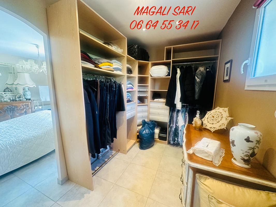 SAINT-HILAIRE-DE-BRETHMAS Villa Saint Hilaire De Brethmas 6 pièce(s) 158 m2 + Piscine 10