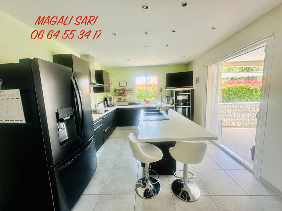 SAINT-HILAIRE-DE-BRETHMAS Villa Saint Hilaire De Brethmas 6 pièce(s) 158 m2 + Piscine 8