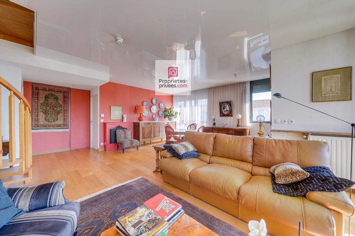 MERIGNAC Dept 33 - Mérignac Hyper Centre - Appartement Duplex T4 de 101m2 - Loggia de 10m2 et parking Double en sous sol 3