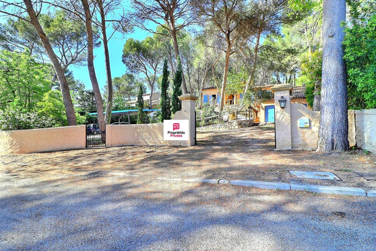VENTABREN Maison Ventabren 9 pièces 205 m2 - piscine, double garage sur terrain de 2020 m2 11
