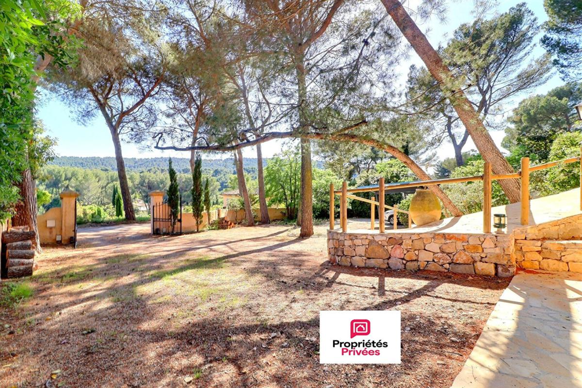 VENTABREN Maison Ventabren 9 pièces 205 m2 - piscine, double garage sur terrain de 2020 m2 16