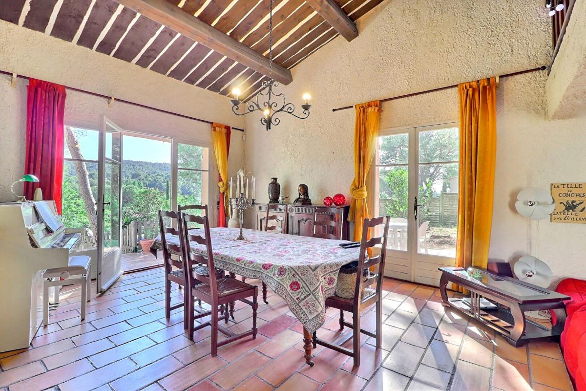 VENTABREN Maison Ventabren 9 pièces 205 m2 - piscine, double garage sur terrain de 2020 m2 4