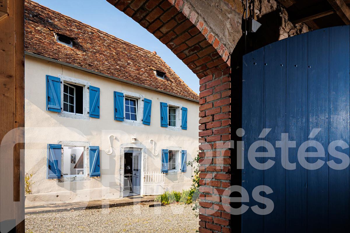 ORTHEZ Corps de ferme rénové avec dépendance et terre agricole 3