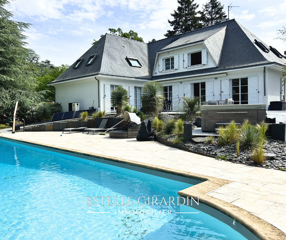 CARQUEFOU Propriété familiale avec piscine au coeur du Housseau - Carquefou 1