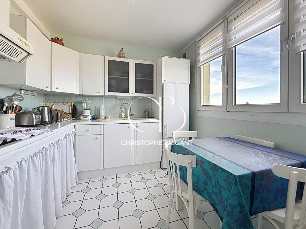 VITRY-SUR-SEINE Appartement  4 pièce(s) 75 m² avec Balcon et box 5