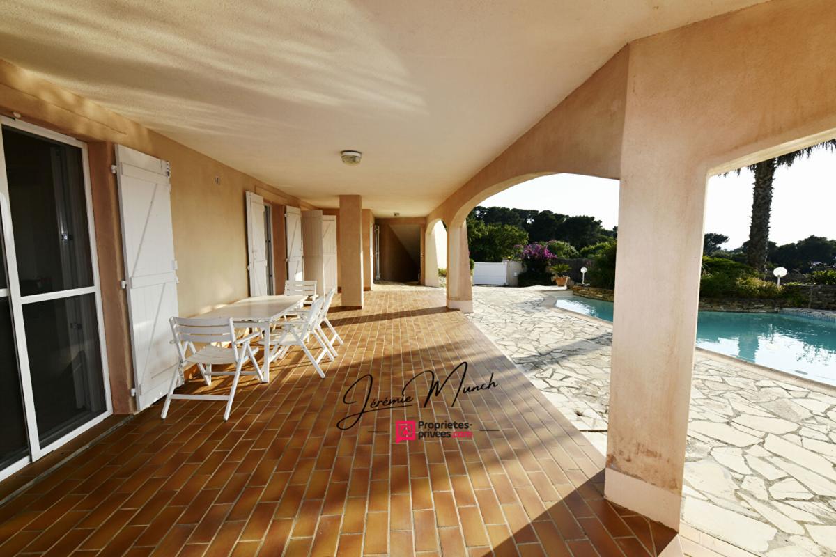 SIX-FOURS-LES-PLAGES Villa de luxe, vue mer, 285M² -- côte d'azur. FRANCE 9