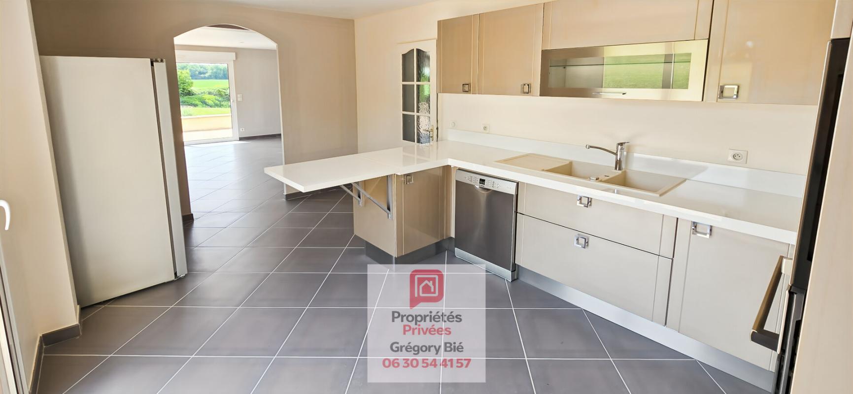 VILLENEUVE-LE-COMTE Maison récente7 pièce(s) 160 m2 11