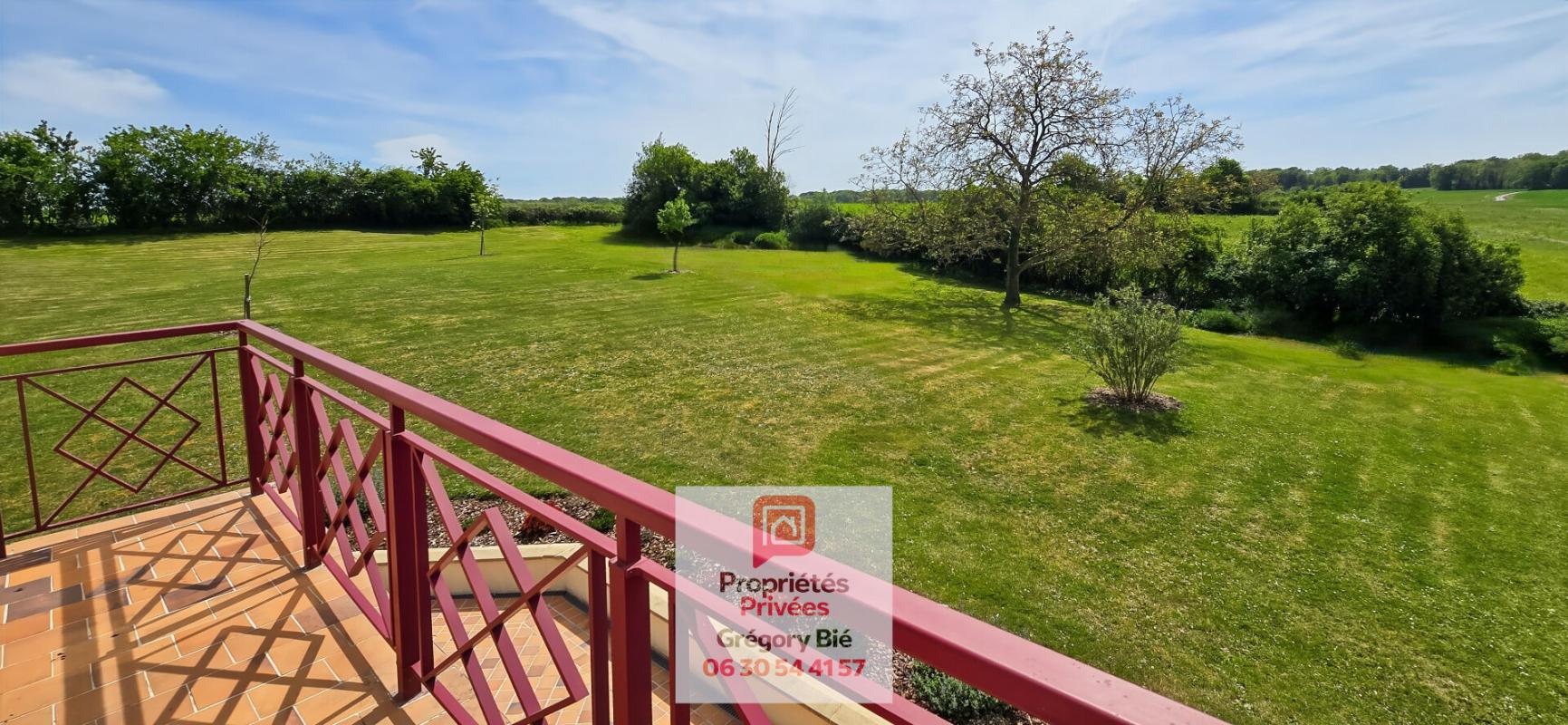 VILLENEUVE-LE-COMTE Maison récente7 pièce(s) 160 m2 18