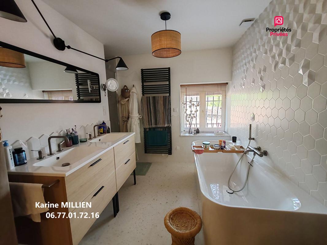 DREUX DREUX 28100 Maison individuelle - 1 étage - 5 chambres - Dépendance aménagée - Double garage - Terrain - 547000  HAI 17