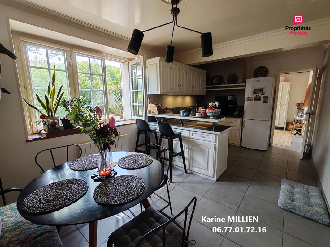 DREUX DREUX 28100 Maison individuelle - 1 étage - 5 chambres - Dépendance aménagée - Double garage - Terrain - 547000  HAI 9