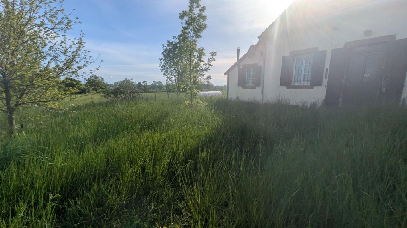 SAINT-LEON Maison de campagne avec toit récent et dépendances 5