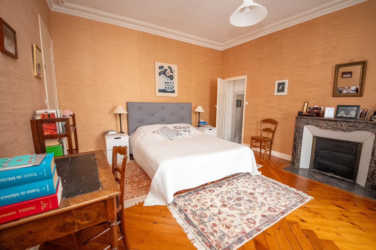 ALENCON Maison 19ème avec grand jardin et garage 11