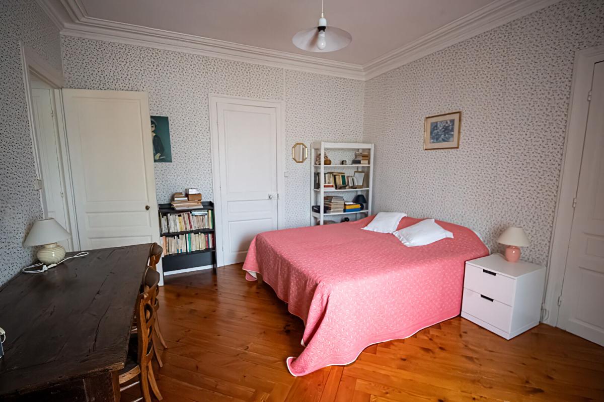 ALENCON Maison 19ème avec grand jardin et garage 12