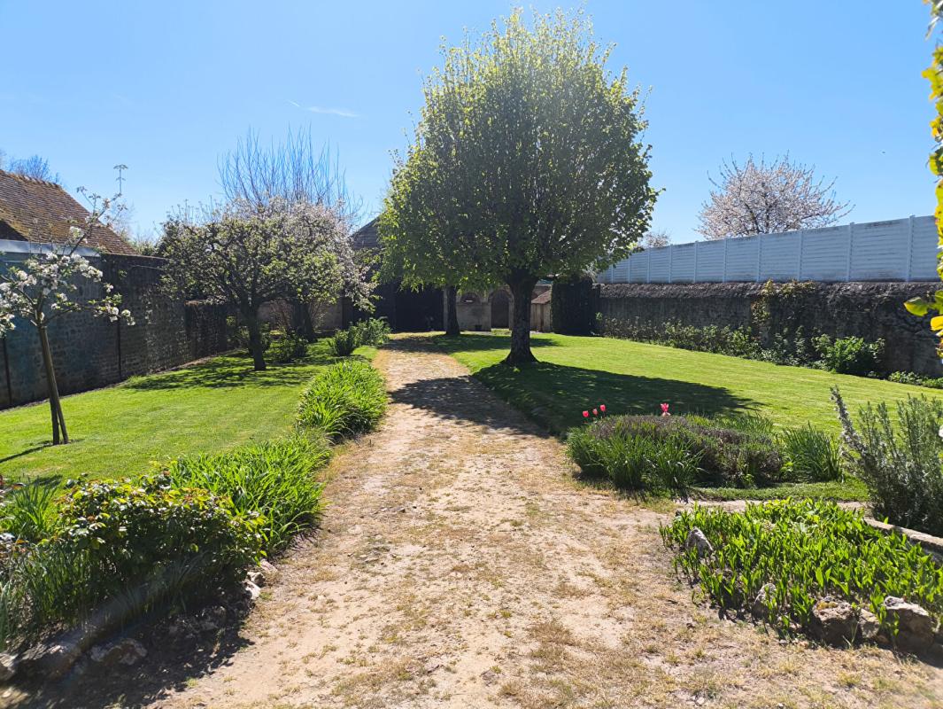 ALENCON Maison 19ème avec grand jardin et garage 4