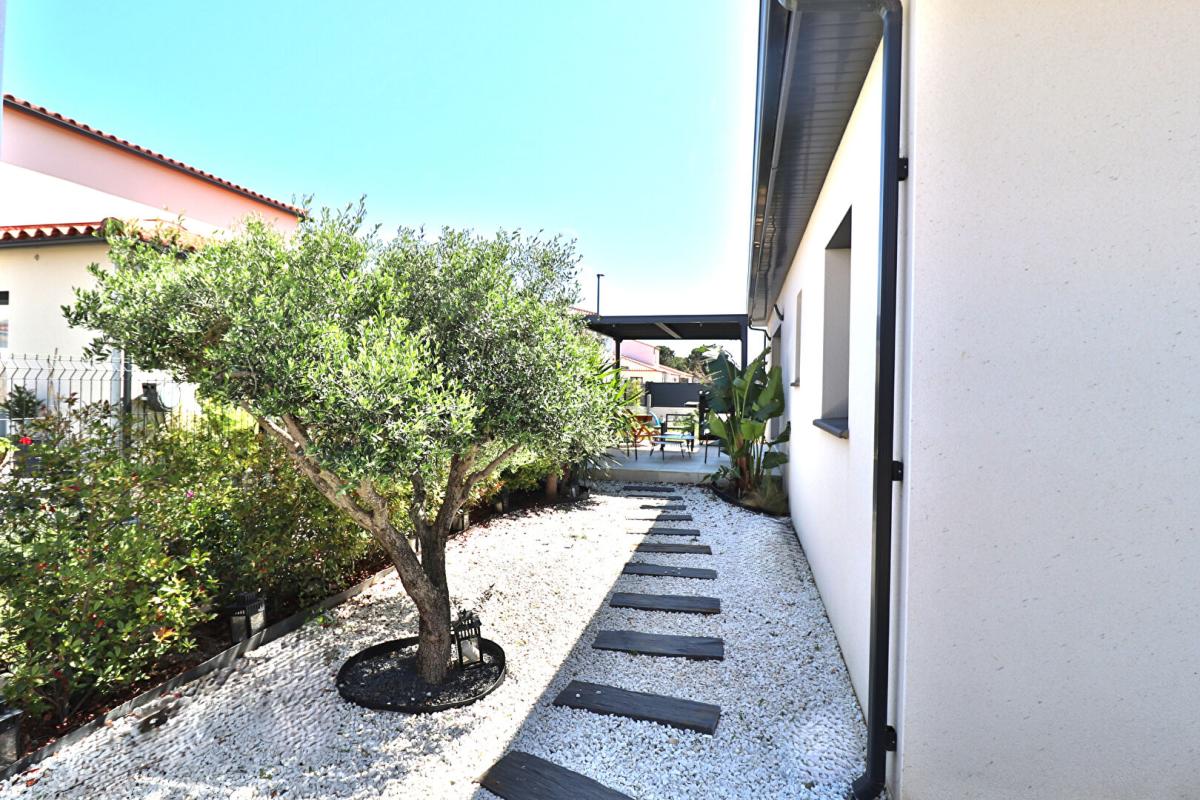 RIVESALTES Villa  4 pièce(s) 102 m2 sur un terrain de 336m² avec piscine 10