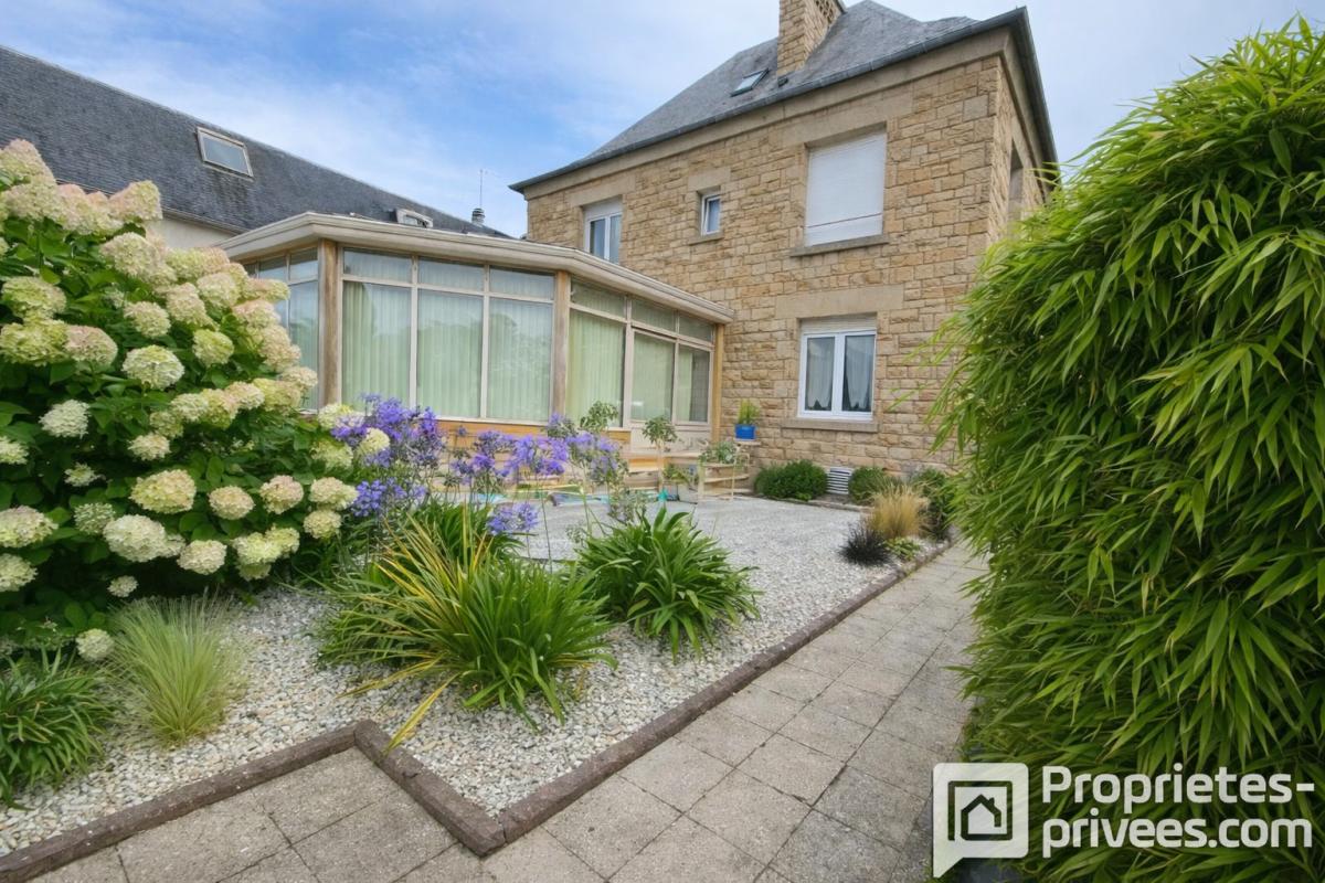 SAINT-HILAIRE-DU-HARCOUET Maison Saint Hilaire Du Harcouet 9 pièce(s) 184 m2 10