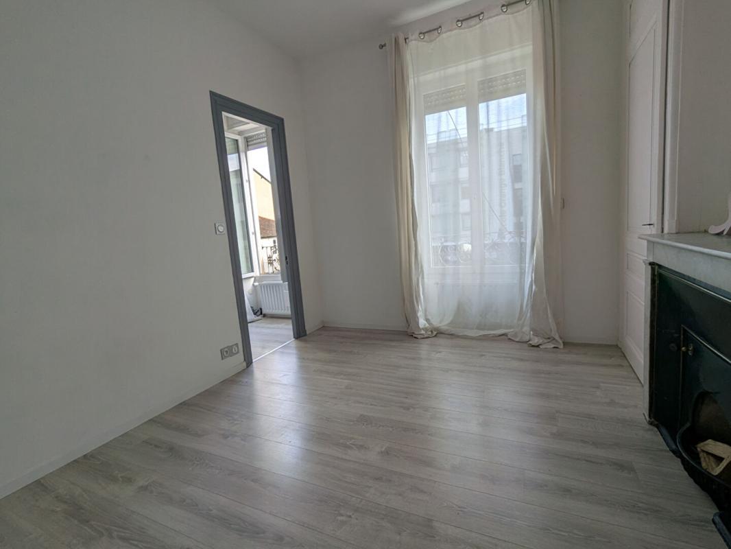 TASSIN-LA-DEMI-LUNE Appartement Tassin La Demi Lune 4 pièce(s) 85.78 m2 7