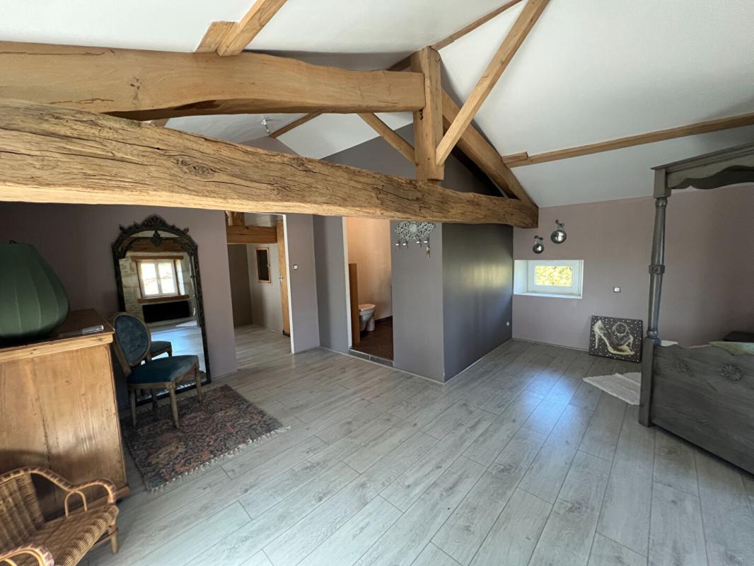 NANTEUIL Maison Nanteuil 6 pièce(s) 215 m2 16