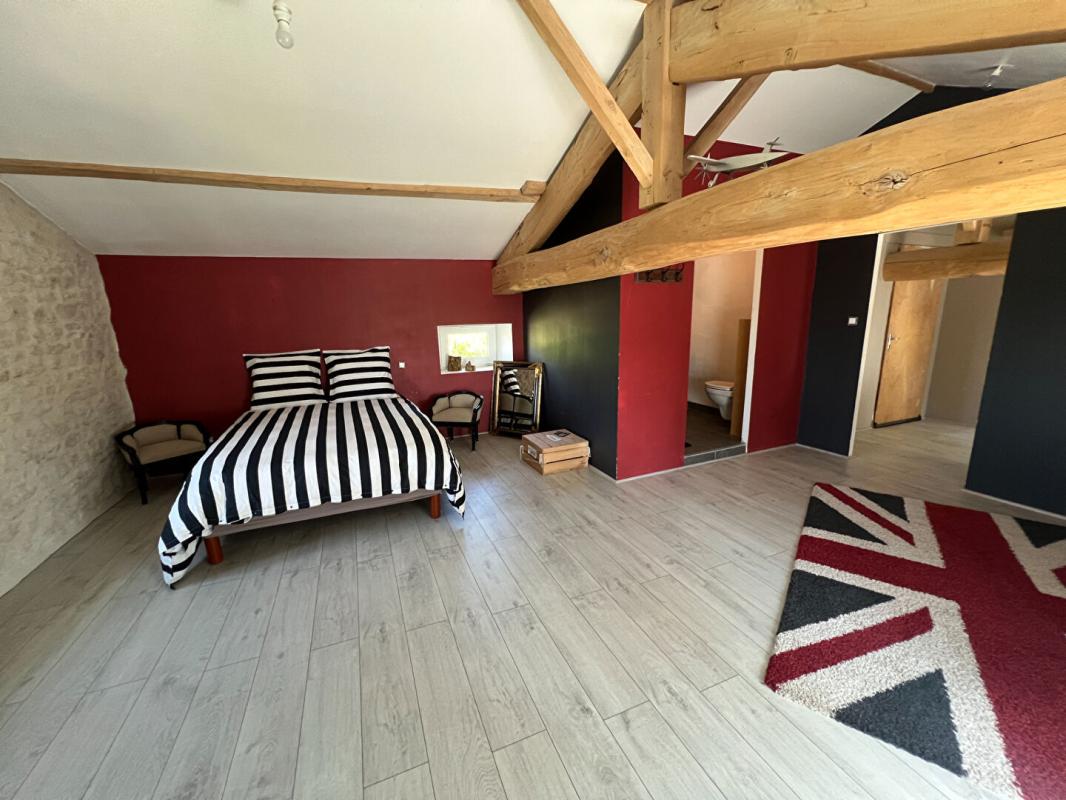 NANTEUIL Maison Nanteuil 6 pièce(s) 215 m2 6
