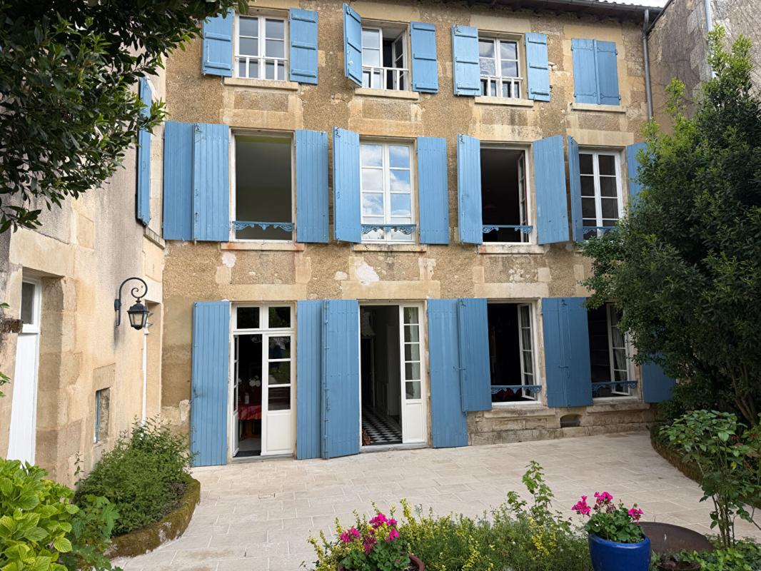 SAINT-MAIXENT-L'ECOLE Demeure de prestige Saint Maixent L Ecole 11 pièce(s) 320m2 5