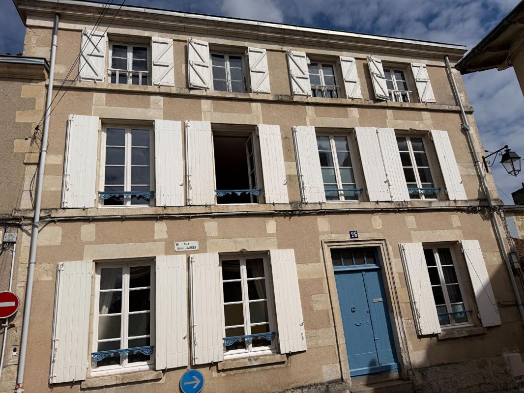 SAINT-MAIXENT-L'ECOLE Demeure de prestige Saint Maixent L Ecole 11 pièce(s) 320m2 6