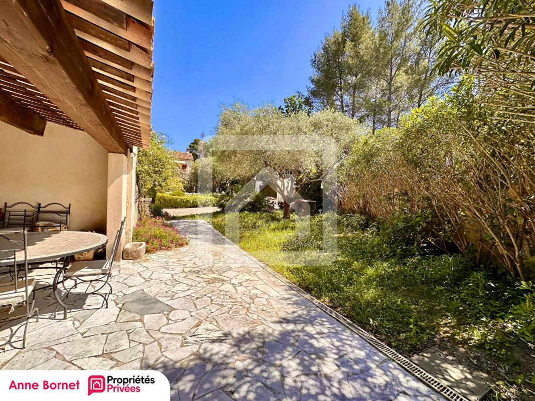 LA ROQUETTE-SUR-SIAGNE Villa 4 pièces 113 m2 de plain pied avec jardin arboré, piscine et abri voiture 3