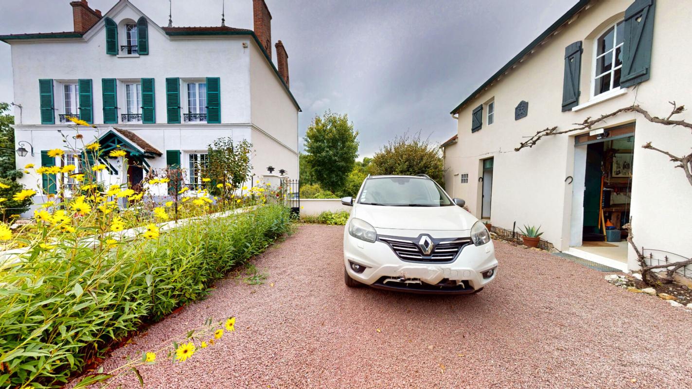 COULOMMIERS MAISON BOURGEOISE  229 M2 + dépendance 155 m2 PRIX  467900 3