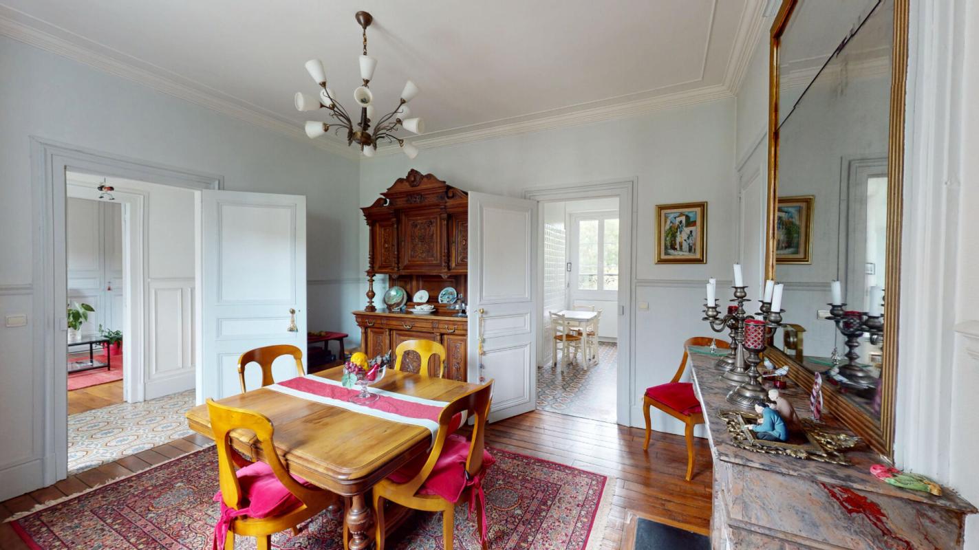 COULOMMIERS MAISON BOURGEOISE  229 M2 + dépendance 155 m2 PRIX  467900 6