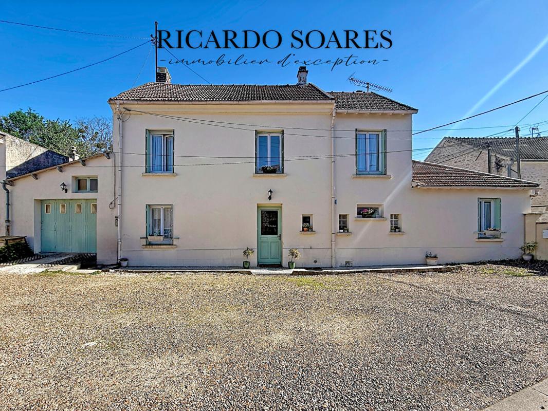 VEMARS VEMARS 95470 - MAISON DE CARACTÈRE 115m2 AU SOL / 3 CHAMBRES / GARAGE 50m2 / MAGNIFIQUE JARDIN / CAVE 1