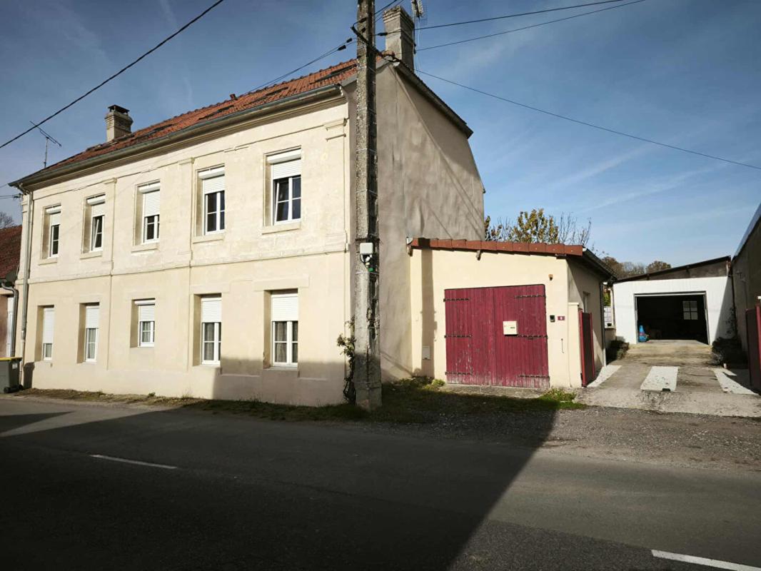 OEUILLY Maison 8 pièce(s) 211 m2 1