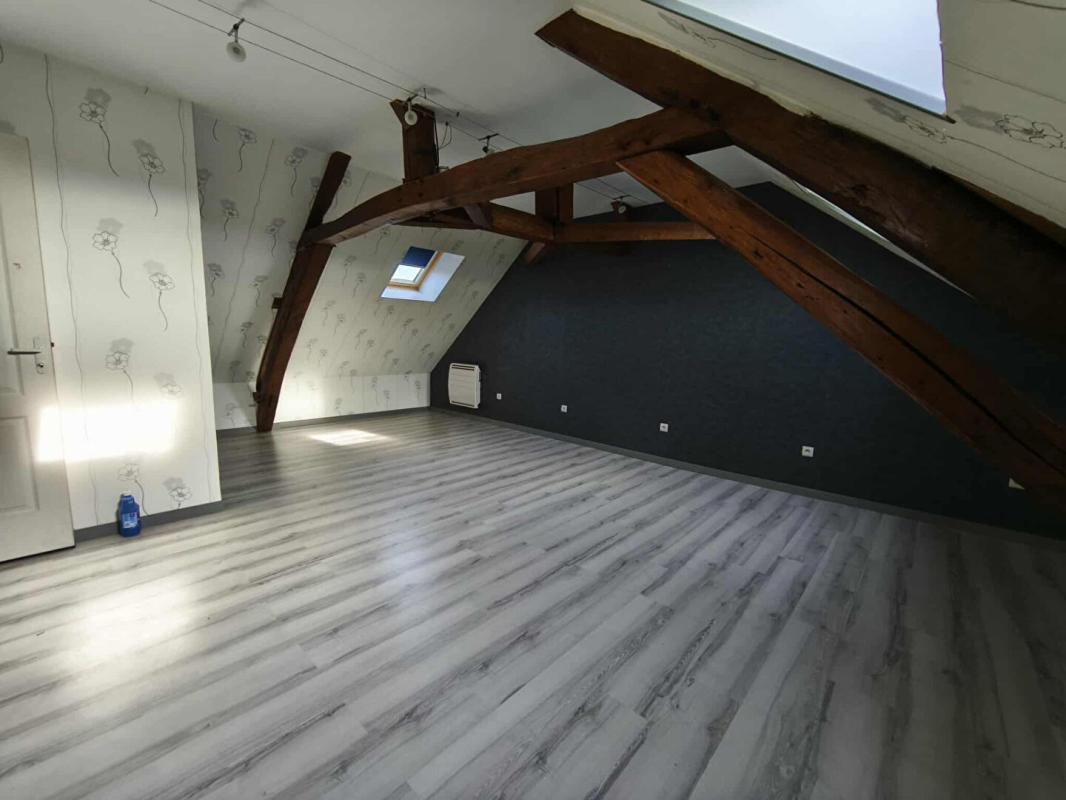 OEUILLY Maison 8 pièce(s) 211 m2 11