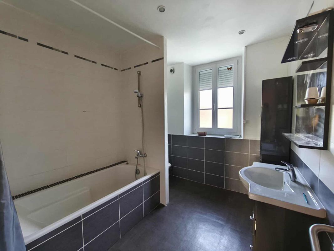 OEUILLY Maison 8 pièce(s) 211 m2 5