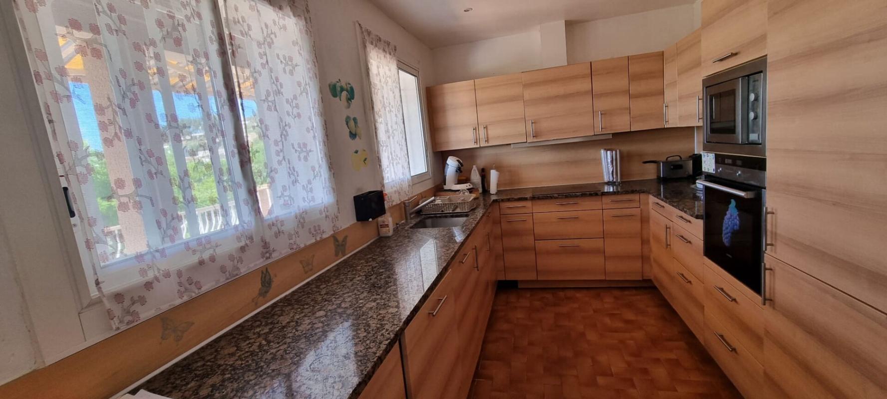 BANDOL Villa  10 pièce(s) 220 m2 sur 2000 m² piscinable vue mer 14