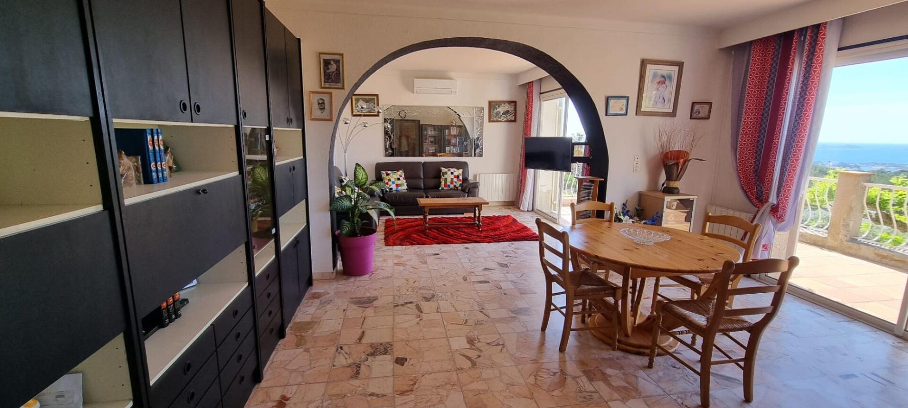 BANDOL Villa  10 pièce(s) 220 m2 sur 2000 m² piscinable vue mer 8