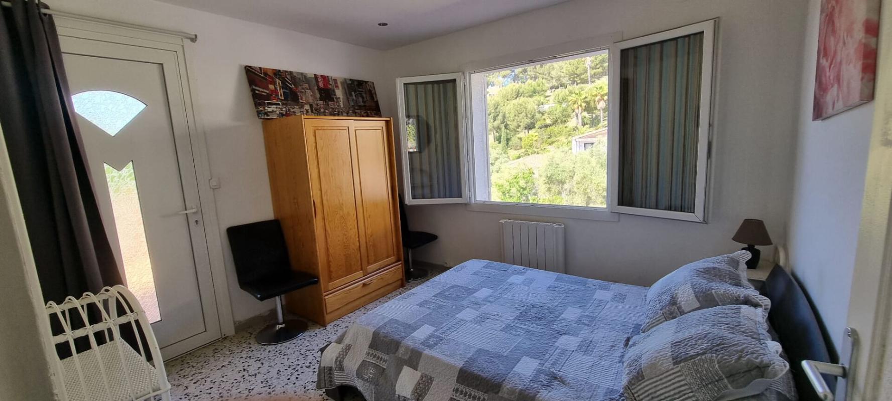 BANDOL Villa  10 pièce(s) 220 m2 sur 2000 m² piscinable vue mer 9