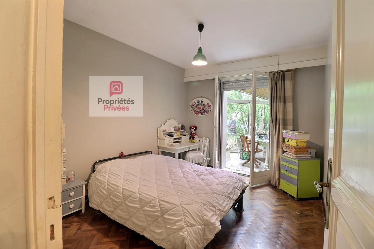 AIGREFEUILLE-D'AUNIS Maison familiale 5 chambres - 209 m² - Sous-sol 160 m² - Piscine - Jardin - Chauffage par Géothermie 10