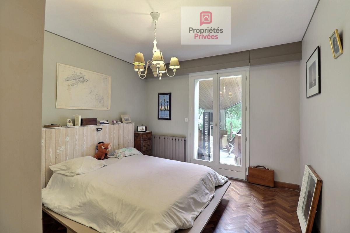 AIGREFEUILLE-D'AUNIS Maison familiale 5 chambres - 209 m² - Sous-sol 160 m² - Piscine - Jardin - Chauffage par Géothermie 8