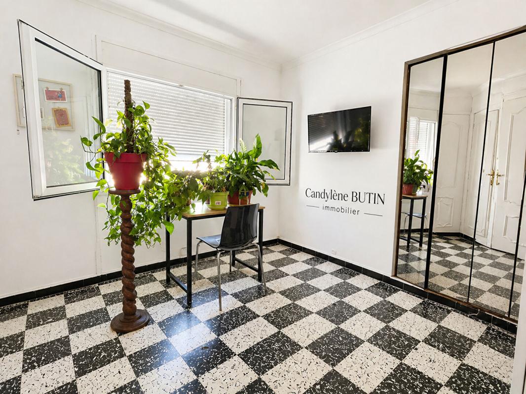 BEZIERS Maison de ville 122 m² , 5 chambres , extérieur avec charme 10