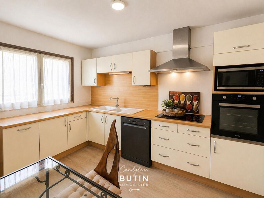 BEZIERS Maison de ville 122 m² , 5 chambres , extérieur avec charme 2
