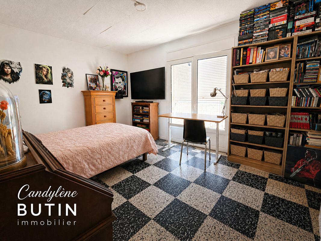 BEZIERS Maison de ville 122 m² , 5 chambres , extérieur avec charme 6