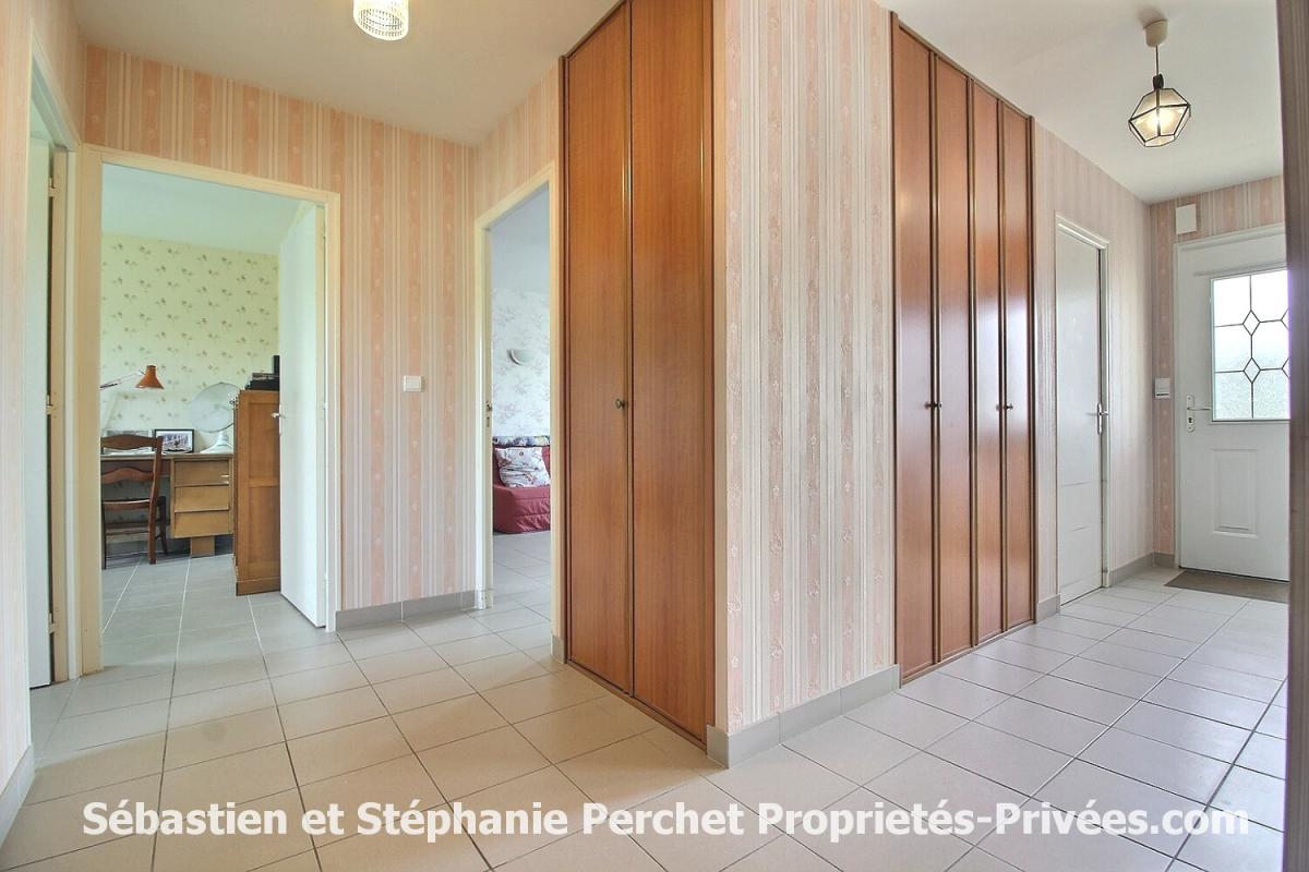 EPIEDS-EN-BEAUCE Maison de plain-pied 2006 ? 3 chambres ? grenier aménageable ? Terrain clos et arboré de 1013 m2 ? Garage 32 m² 12