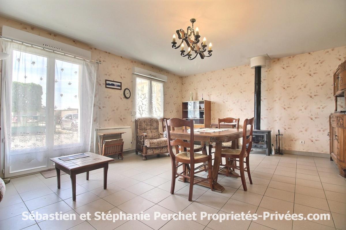 EPIEDS-EN-BEAUCE Maison de plain-pied 2006 ? 3 chambres ? grenier aménageable ? Terrain clos et arboré de 1013 m2 ? Garage 32 m² 3
