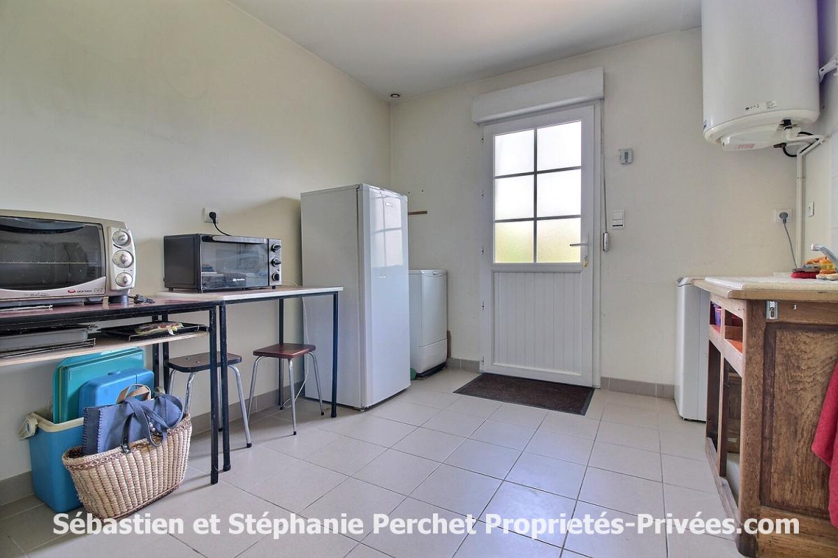 EPIEDS-EN-BEAUCE Maison de plain-pied 2006 ? 3 chambres ? grenier aménageable ? Terrain clos et arboré de 1013 m2 ? Garage 32 m² 5