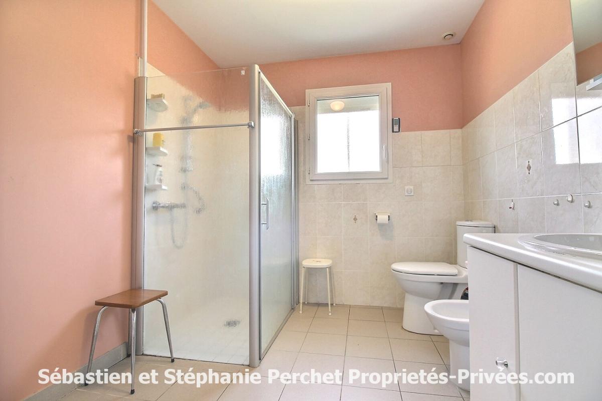 EPIEDS-EN-BEAUCE Maison de plain-pied 2006 ? 3 chambres ? grenier aménageable ? Terrain clos et arboré de 1013 m2 ? Garage 32 m² 8